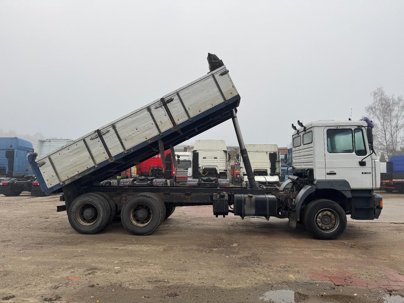 MAN 27.364 (BIG AXLE / STEEL SUSPENSION / 6 CYLINDER / 6X4 / 10 TIRES) - Tipper: picture 4 MAN 27.364 (BIG AXLE / STEEL SUSPENSION / 6 CYLINDER / 6X4 / 10 TIRES) - Tipper: picture 4