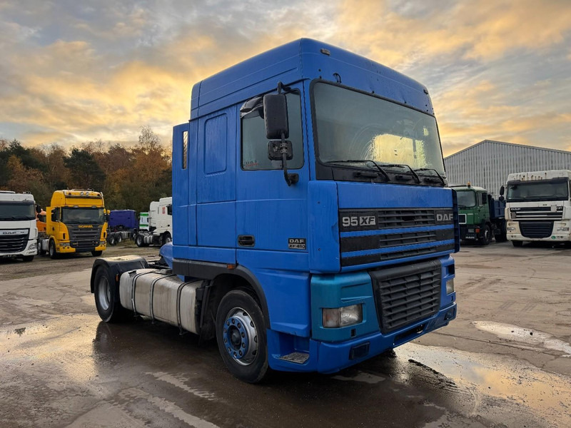 DAF 95 XF 480 Space Cab (EURO 3 / MANUAL GEARBOX / BOITE MANUELLE) - Tractor unit: picture 2 DAF 95 XF 480 Space Cab (EURO 3 / MANUAL GEARBOX / BOITE MANUELLE) - Tractor unit: picture 2