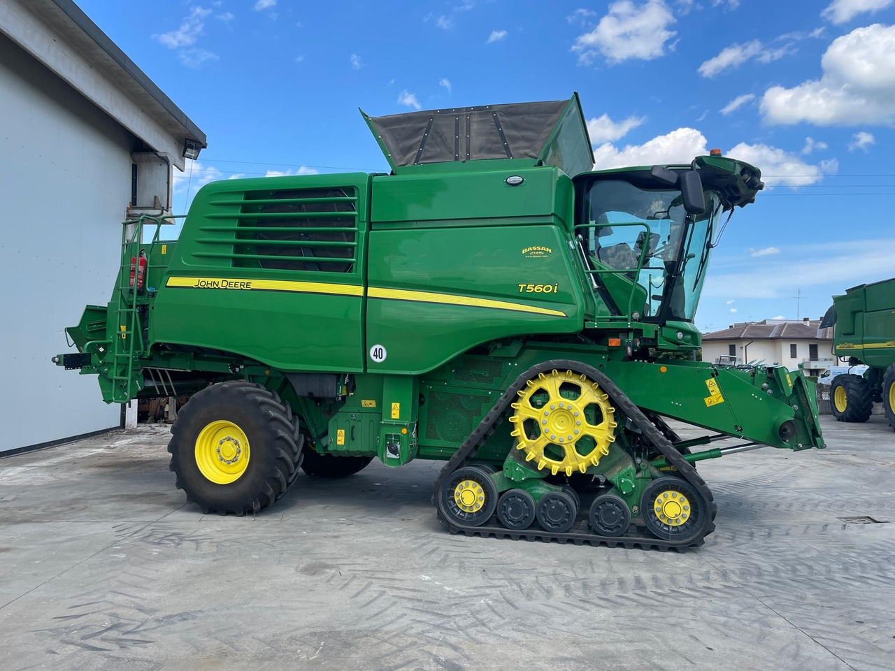 JOHN DEERE MIETITREBBIA T 560 - Combine harvester: picture 2 JOHN DEERE MIETITREBBIA T 560 - Combine harvester: picture 2