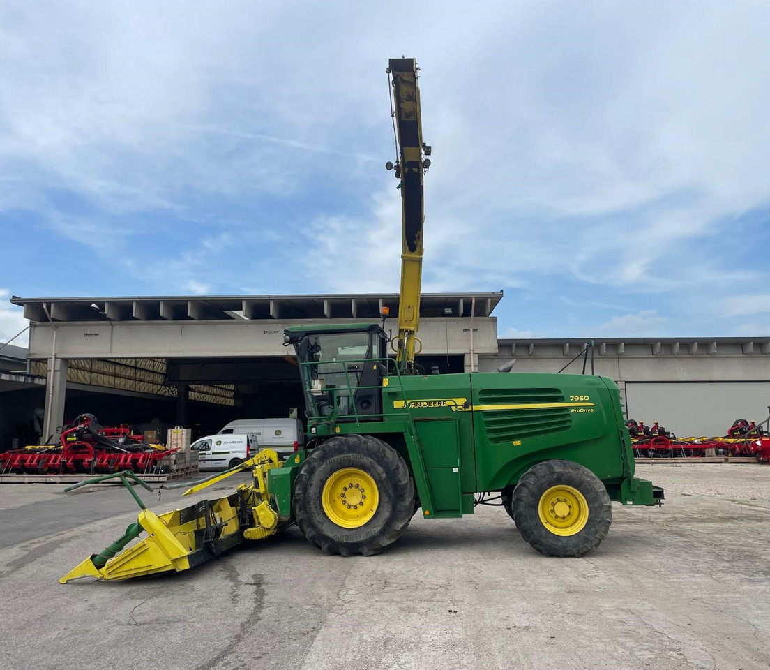 JOHN DEERE TRINCIA 7950 - Forage harvester: picture 5 JOHN DEERE TRINCIA 7950 - Forage harvester: picture 5