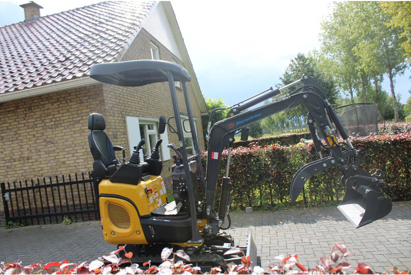 Eurotrac HE 12 servo - Mini excavator: picture 2 Eurotrac HE 12 servo - Mini excavator: picture 2