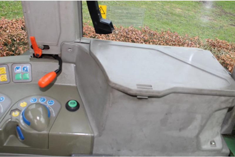 Farm tractor Fendt FAVORIT 716 VARIO Favorit 716 vario: picture 14 Farm tractor Fendt FAVORIT 716 VARIO Favorit 716 vario: picture 14