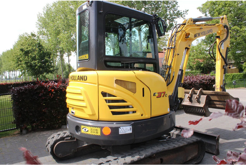 New Holland E37C binnendraaier - Mini crane: picture 4 New Holland E37C binnendraaier - Mini crane: picture 4