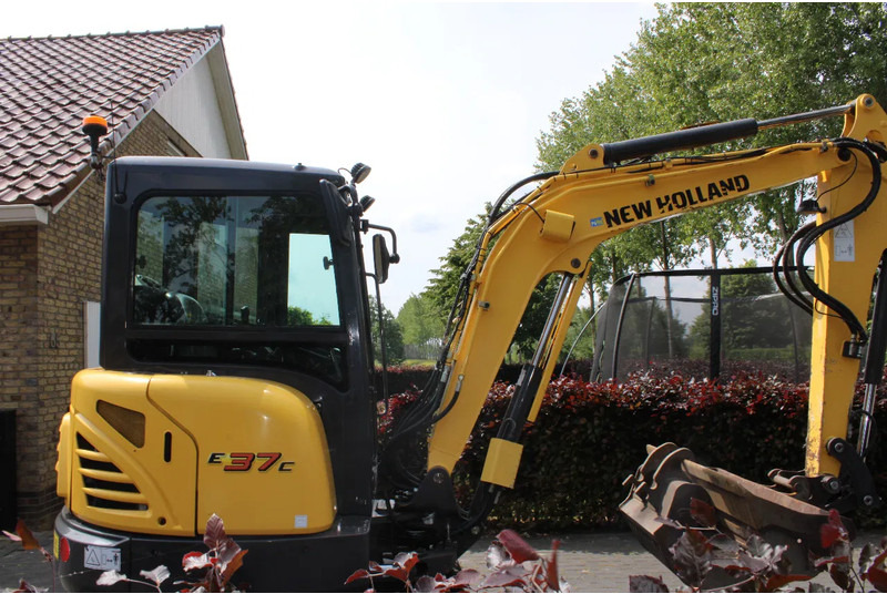 New Holland E37C binnendraaier - Mini crane: picture 3 New Holland E37C binnendraaier - Mini crane: picture 3