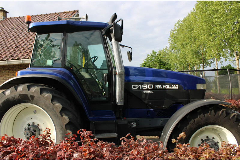 New Holland G 190 - Farm tractor: picture 3 New Holland G 190 - Farm tractor: picture 3