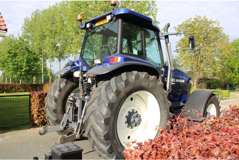 New Holland G 190 - Farm tractor: picture 4 New Holland G 190 - Farm tractor: picture 4