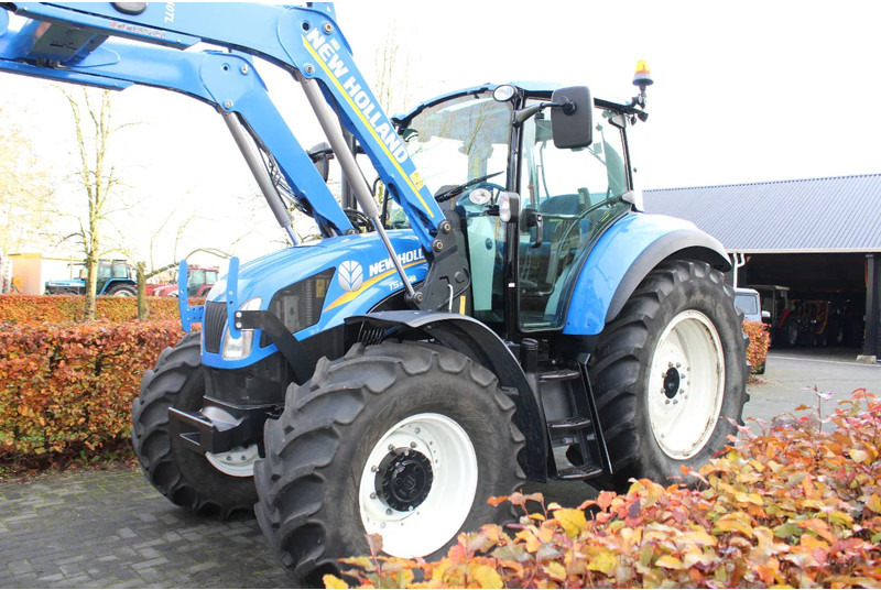 New Holland T5.105 Met voorlader - Farm tractor: picture 5 New Holland T5.105 Met voorlader - Farm tractor: picture 5