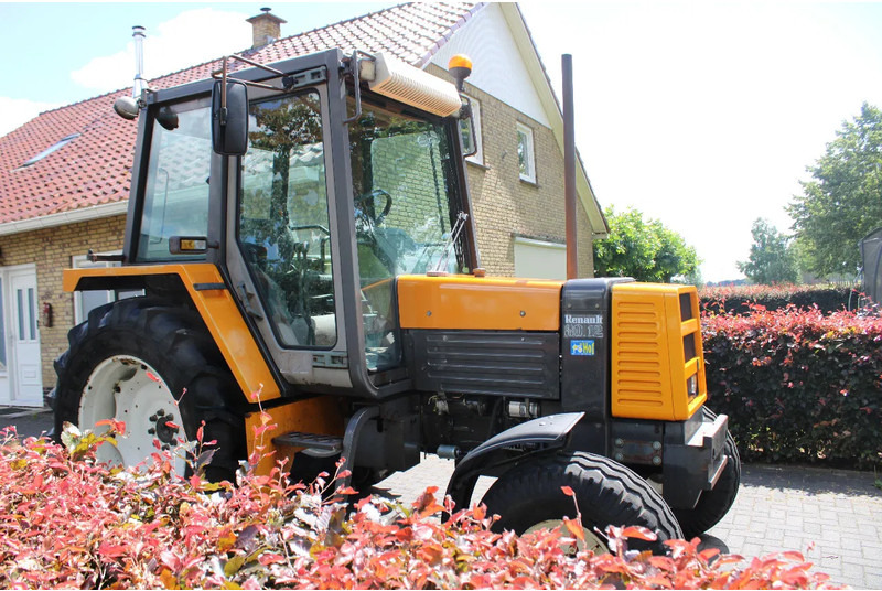 Farm tractor Renault 80-12: picture 1