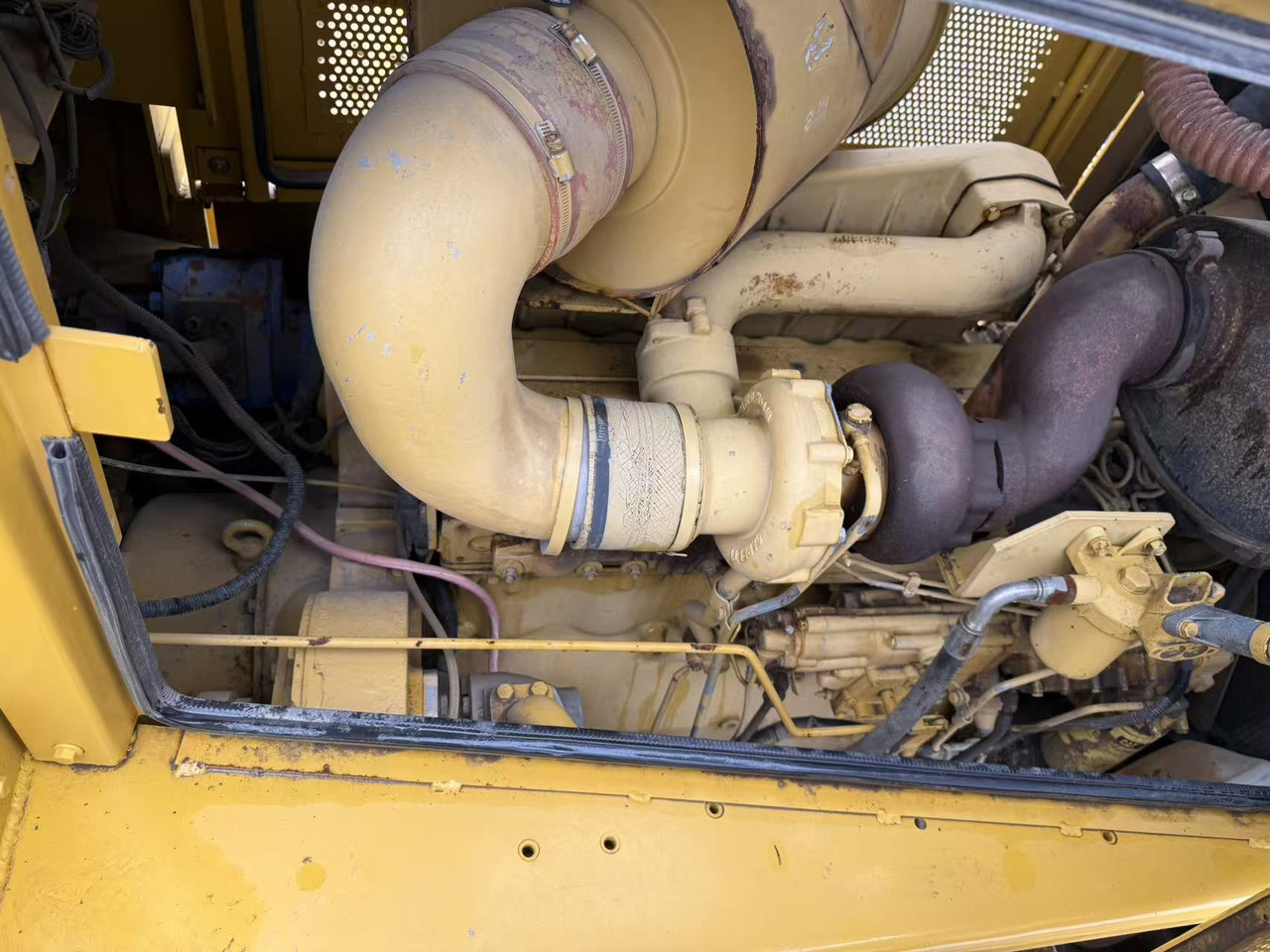 Bulldozer CATERPILLAR D9r: picture 12