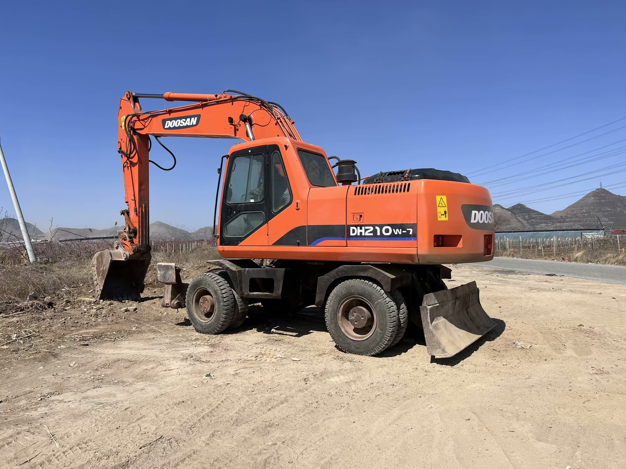 DOOSAN 210w-7 - Wheel excavator: picture 1 DOOSAN 210w-7 - Wheel excavator: picture 1