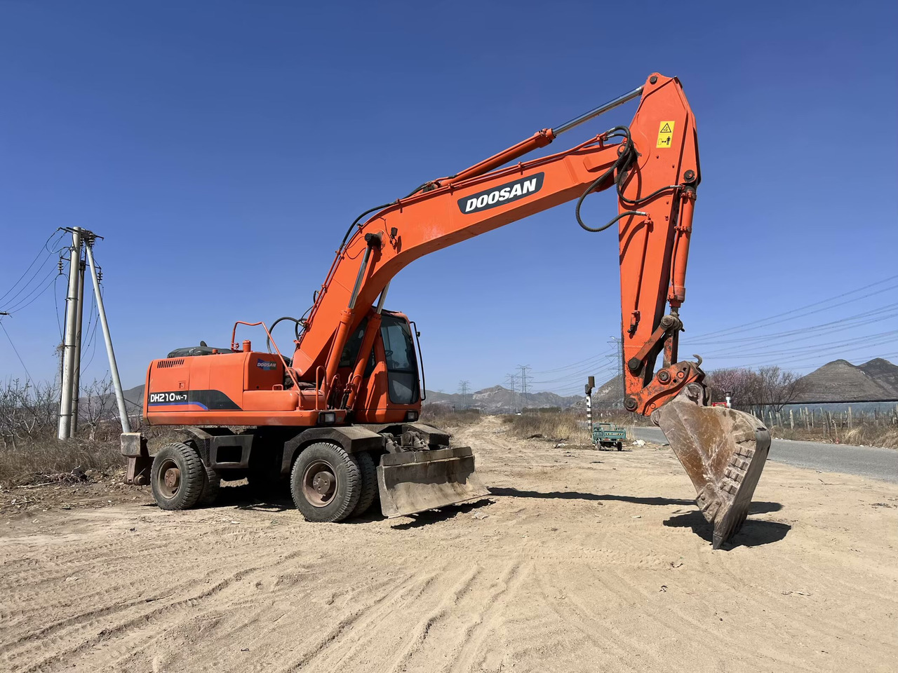 DOOSAN 210w-7 - Wheel excavator: picture 2 DOOSAN 210w-7 - Wheel excavator: picture 2