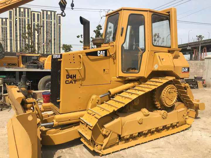 Good Condition D4H Bulldozer New Crawler Bulldozer with Parts Price Bulldozers - Bulldozer: picture 2 Good Condition D4H Bulldozer New Crawler Bulldozer with Parts Price Bulldozers - Bulldozer: picture 2