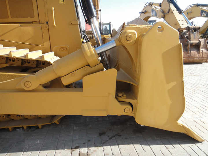 Good Condition D8r Mini Bulldozer New Crawler Bulldozer with Parts Price Bulldozers - Bulldozer: picture 4 Good Condition D8r Mini Bulldozer New Crawler Bulldozer with Parts Price Bulldozers - Bulldozer: picture 4