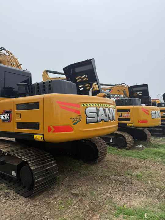 Great Quality Reasonable Price Used SANY SY215C Crawler Excavator Operating Weight 21TON 114kw for Sale Sany 215 235 265 - Crawler excavator: picture 4 Great Quality Reasonable Price Used SANY SY215C Crawler Excavator Operating Weight 21TON 114kw for Sale Sany 215 235 265 - Crawler excavator: picture 4