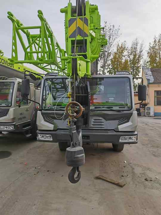 Second Hand ZOOMLION 25 Ton ZTC250V531 30 Ton ZTC300V532 70 Ton ZTC700H6 Hydraulmic Mobile Truck Crane on Sale - Mobile crane: picture 2 Second Hand ZOOMLION 25 Ton ZTC250V531 30 Ton ZTC300V532 70 Ton ZTC700H6 Hydraulmic Mobile Truck Crane on Sale - Mobile crane: picture 2