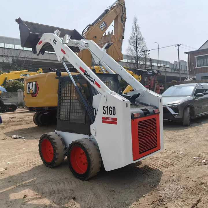 Used Bob Cat Bob Cat S160 Used Mini Skid Steer Wheel Loader Multifunctional Track Loaders Bobcat S160 2.7 Ton - Skid steer loader: picture 5 Used Bob Cat Bob Cat S160 Used Mini Skid Steer Wheel Loader Multifunctional Track Loaders Bobcat S160 2.7 Ton - Skid steer loader: picture 5