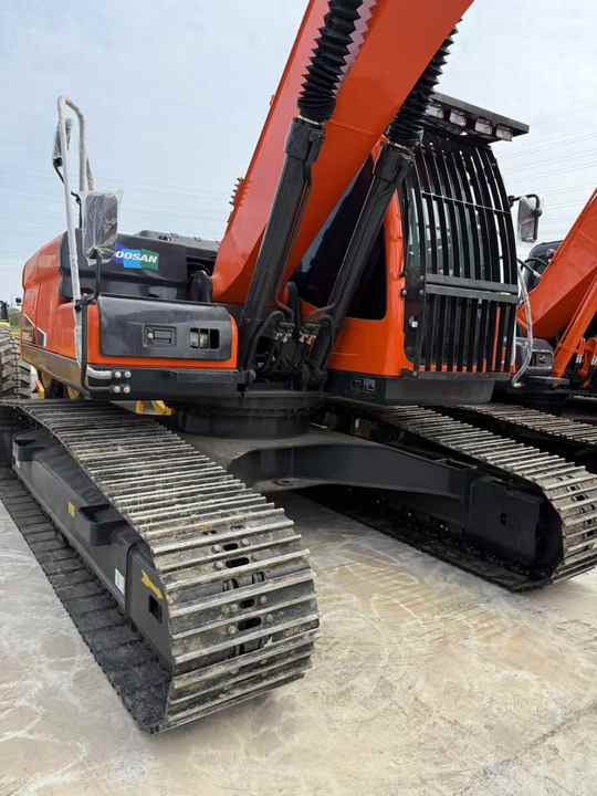 Used Digger Doosan DX225LC-9T Construction Machinery Construction Digger Used Doosan DX225LC-9T Cheap Excavator - Crawler excavator: picture 3 Used Digger Doosan DX225LC-9T Construction Machinery Construction Digger Used Doosan DX225LC-9T Cheap Excavator - Crawler excavator: picture 3