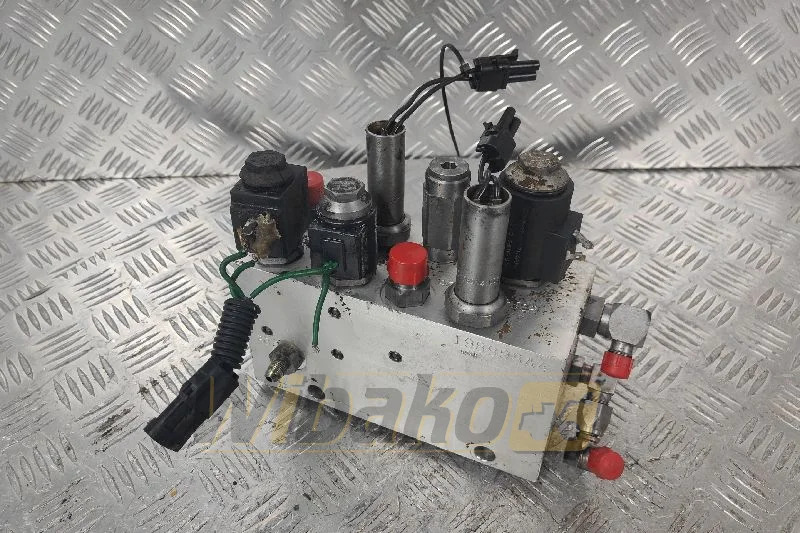 Case 198998A4 E-3 C-2 - Hydraulic valve for Construction machinery: picture 1 Case 198998A4 E-3 C-2 - Hydraulic valve for Construction machinery: picture 1