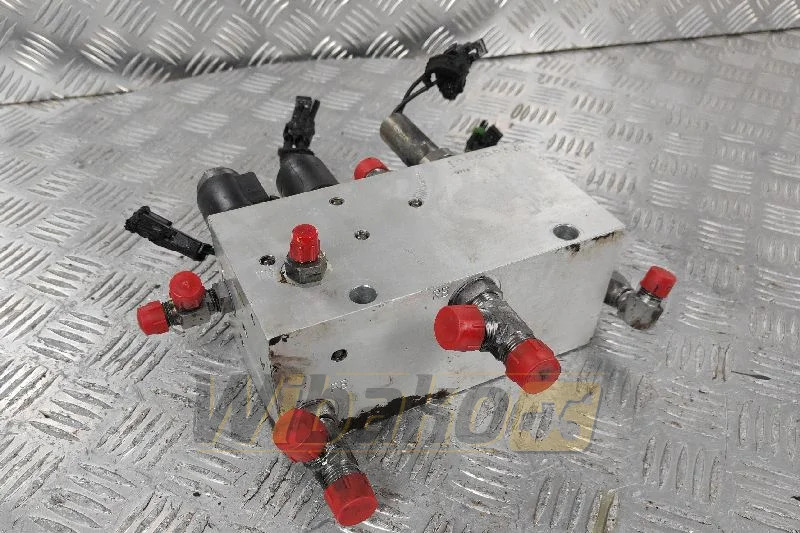 Case 721C 198998A4 - Hydraulic valve for Construction machinery: picture 1 Case 721C 198998A4 - Hydraulic valve for Construction machinery: picture 1