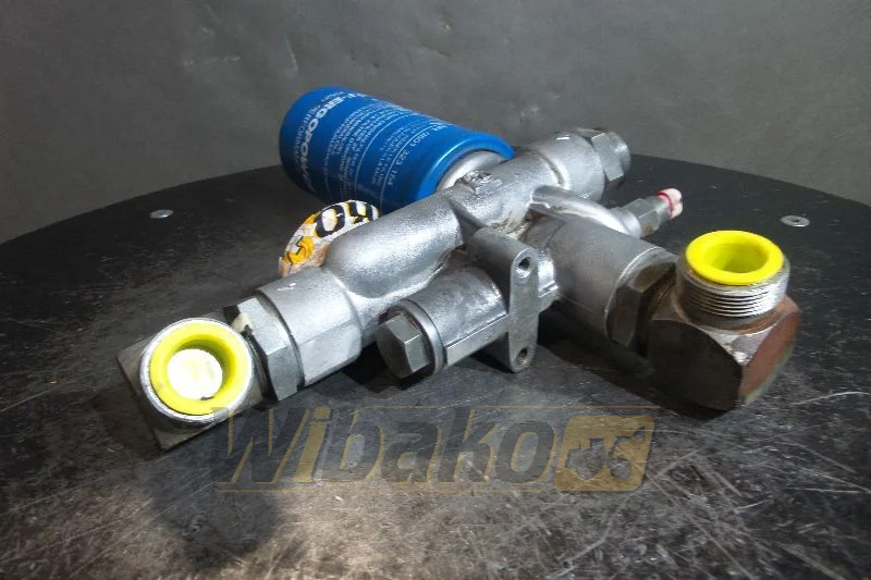 Case 921C - Hydraulic valve for Construction machinery: picture 1 Case 921C - Hydraulic valve for Construction machinery: picture 1