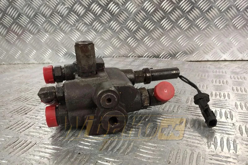 Case 921C - Hydraulic valve for Construction machinery: picture 1 Case 921C - Hydraulic valve for Construction machinery: picture 1