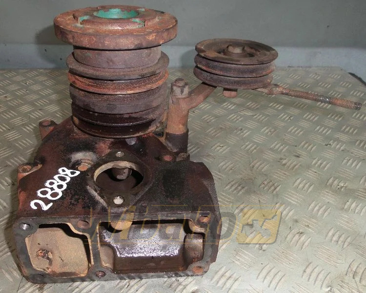Volvo TD100 207811 - Water pump: picture 1 Volvo TD100 207811 - Water pump: picture 1