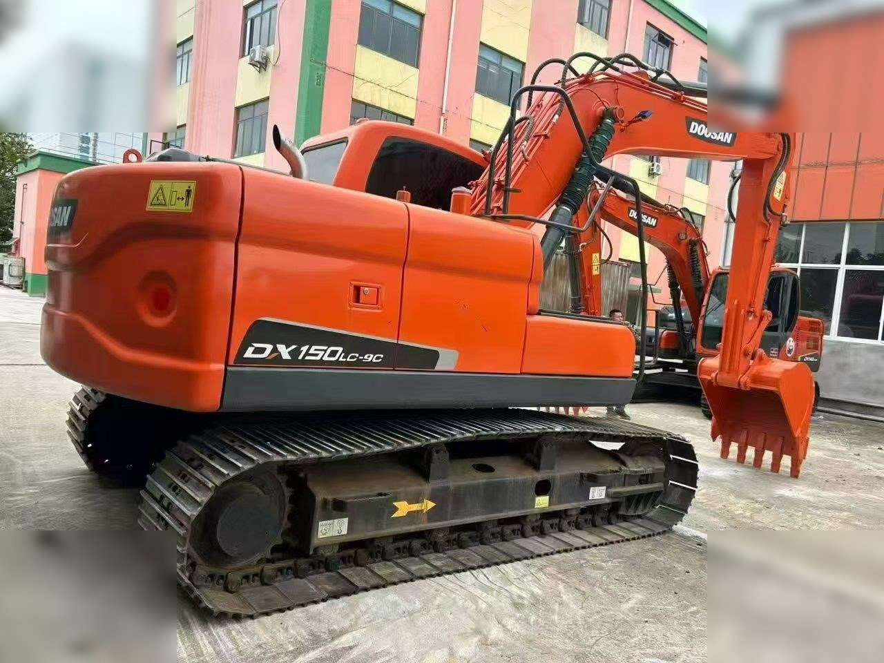DOOSAN DX150W-9C - Wheel excavator: picture 2 DOOSAN DX150W-9C - Wheel excavator: picture 2