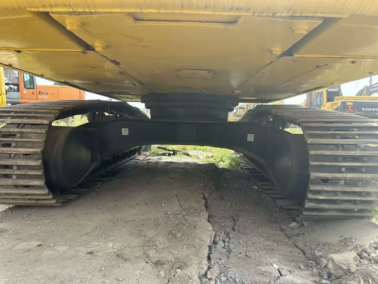 Crawler excavator KOMATSU 350: picture 16