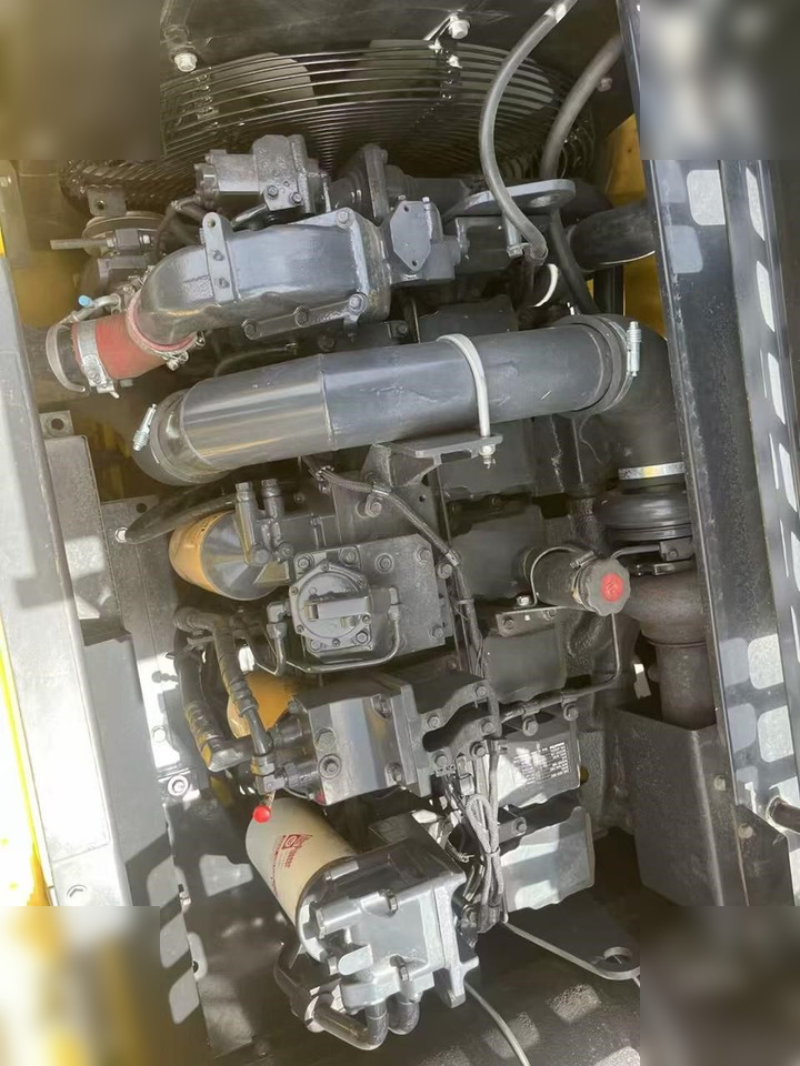 Crawler excavator KOMATSU PC400 LC-8: picture 10