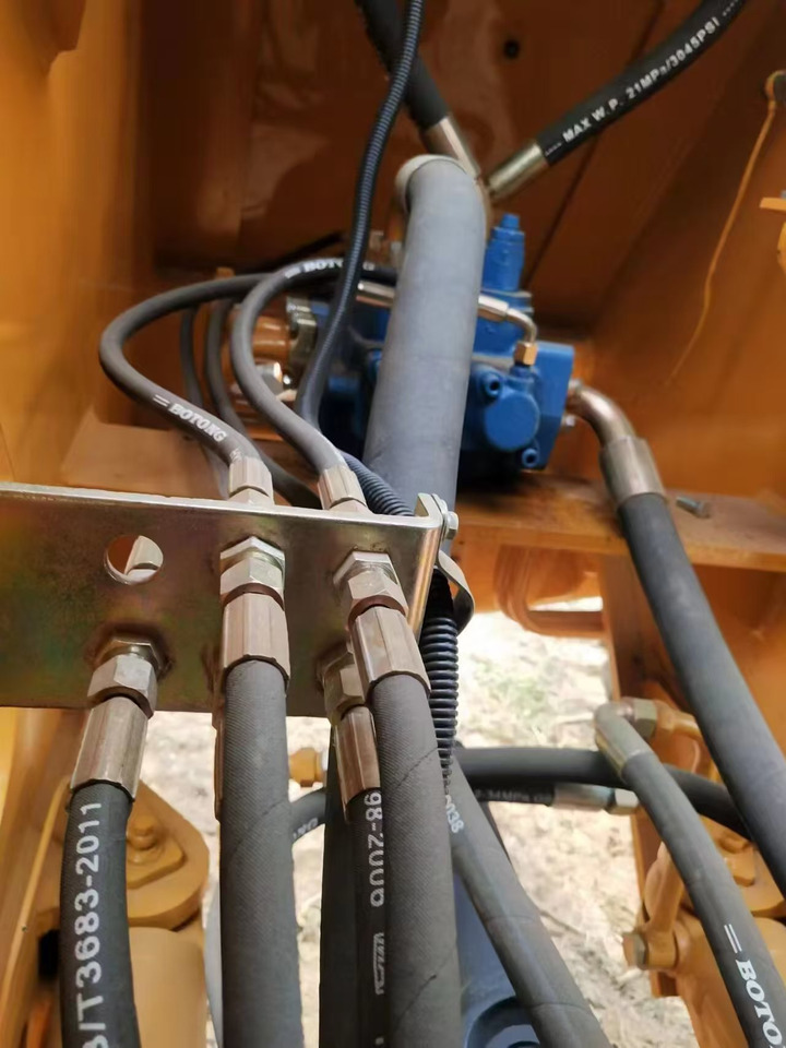 Wheel loader LONKING 885: picture 8 Wheel loader LONKING 885: picture 8