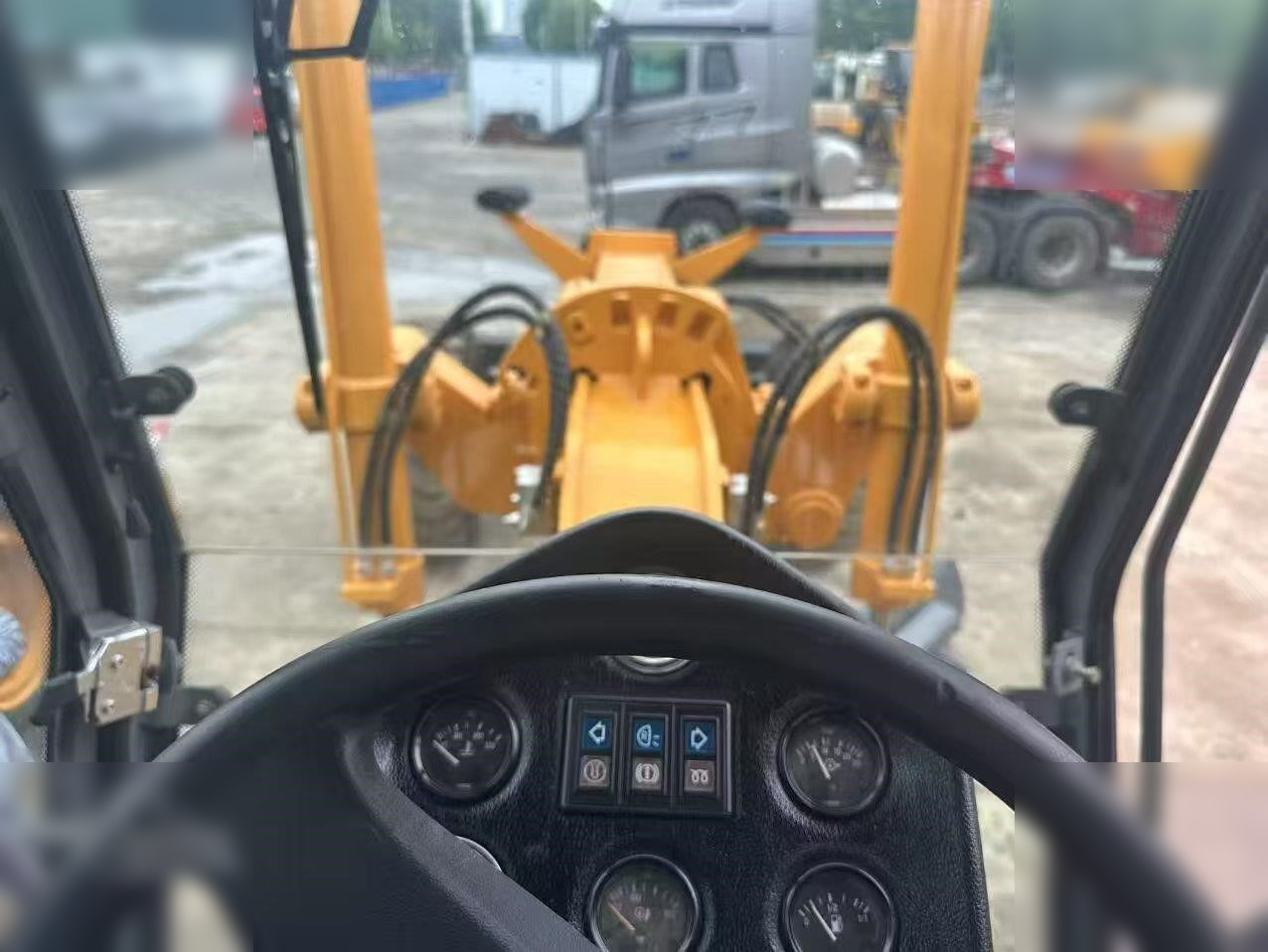 XCMG GR2153 - Grader: picture 3 XCMG GR2153 - Grader: picture 3