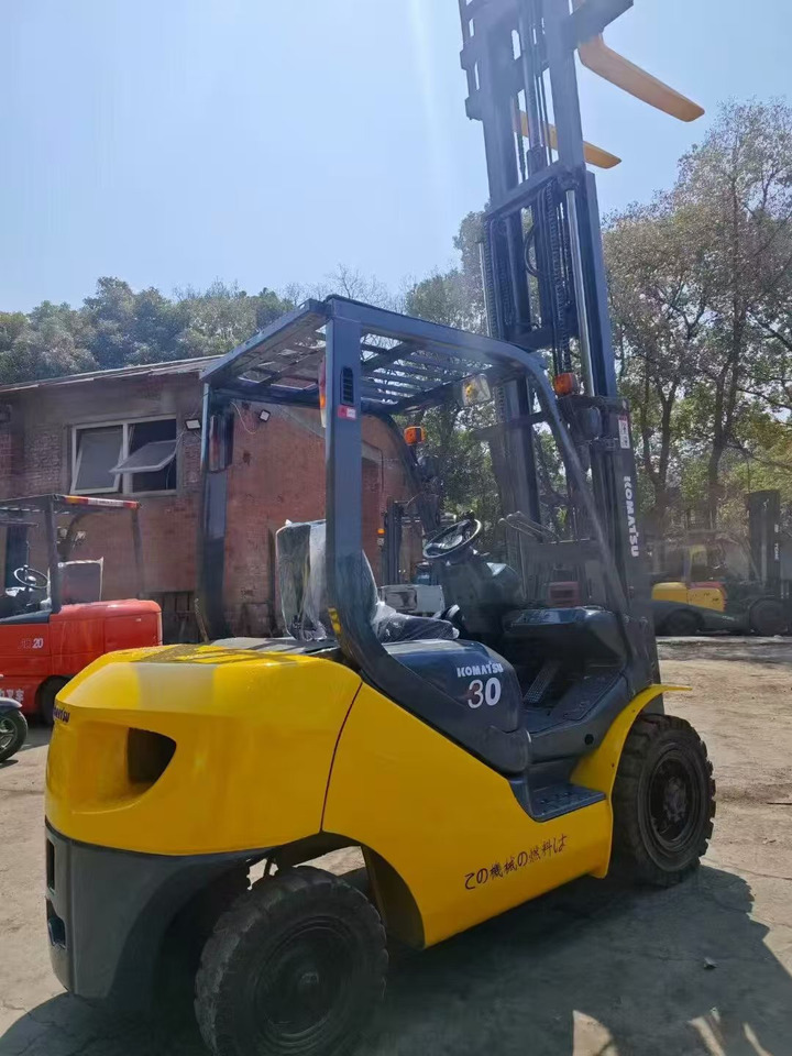 Komatsu FD50 - Diesel forklift: picture 4 Komatsu FD50 - Diesel forklift: picture 4