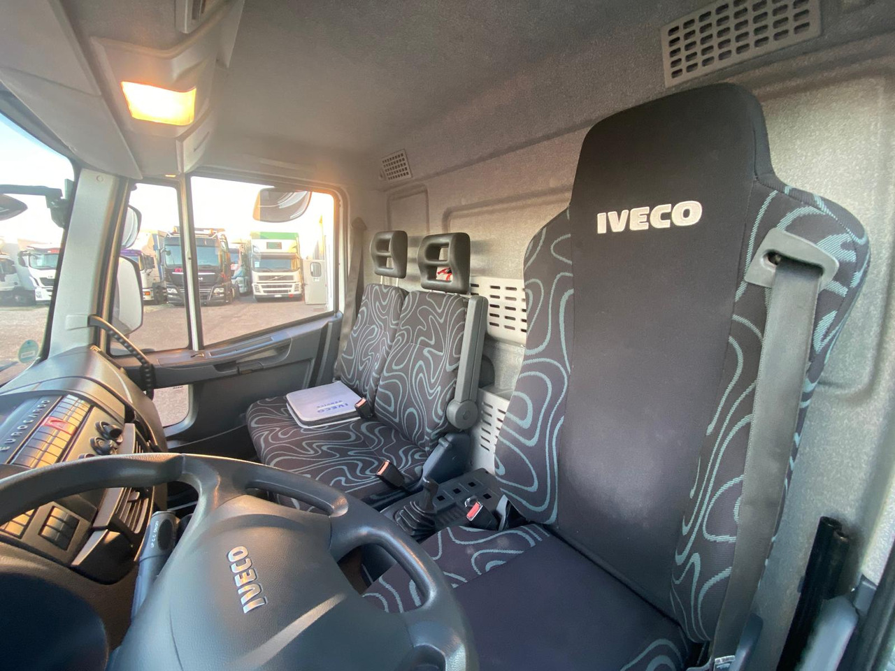 IVECO EUROCARGO 75E19 - Box truck: picture 5 IVECO EUROCARGO 75E19 - Box truck: picture 5
