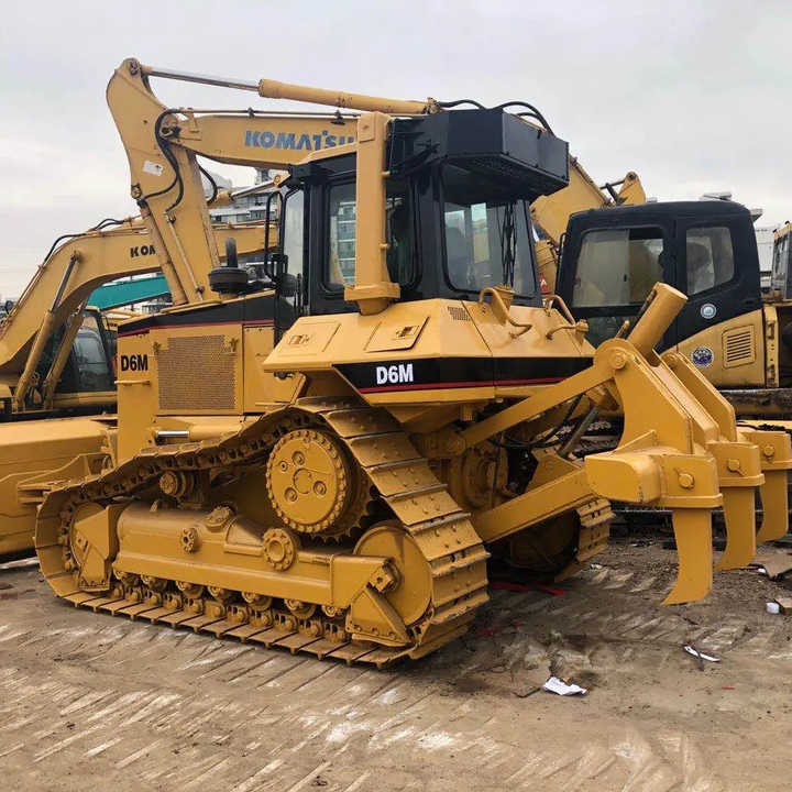Good Condition D6m Mini Bulldozer New Crawler Bulldozer with Parts Price Bulldozers - Bulldozer: picture 3 Good Condition D6m Mini Bulldozer New Crawler Bulldozer with Parts Price Bulldozers - Bulldozer: picture 3