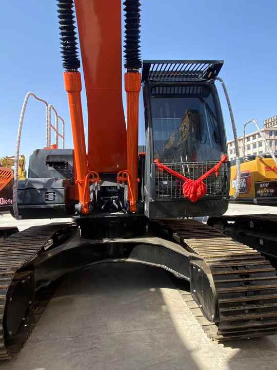 Hitachi Brand Zx210 Crawler Excavator 21tons Digger for Sale Used Hitachi Zx200 210 350 Excavator in Stock on Sale - Crawler excavator: picture 3 Hitachi Brand Zx210 Crawler Excavator 21tons Digger for Sale Used Hitachi Zx200 210 350 Excavator in Stock on Sale - Crawler excavator: picture 3