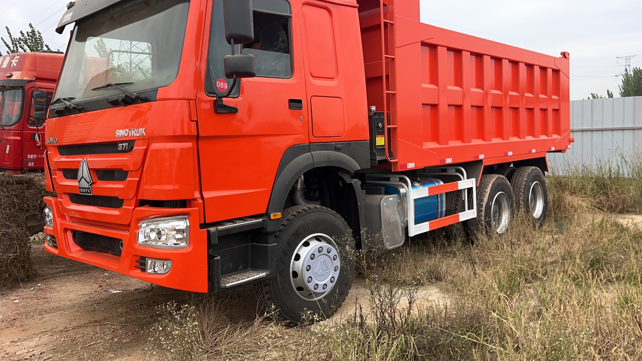 Howo 371 hp dump truck good price in stock - Curtainsider truck: picture 4 Howo 371 hp dump truck good price in stock - Curtainsider truck: picture 4