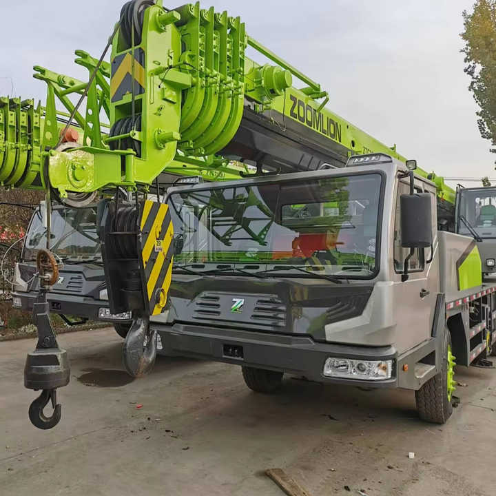 Second Hand ZOOMLION 25 Ton ZTC250V531 30 Ton ZTC300V532 70 Ton ZTC700H6 Hydraulmic Mobile Truck Crane on Sale - Mobile crane: picture 1 Second Hand ZOOMLION 25 Ton ZTC250V531 30 Ton ZTC300V532 70 Ton ZTC700H6 Hydraulmic Mobile Truck Crane on Sale - Mobile crane: picture 1