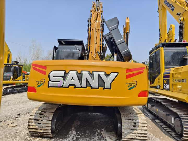 USED SANY 215C Excavator 20tons Excavator with Good Condition for Sale - Crawler excavator: picture 4 USED SANY 215C Excavator 20tons Excavator with Good Condition for Sale - Crawler excavator: picture 4