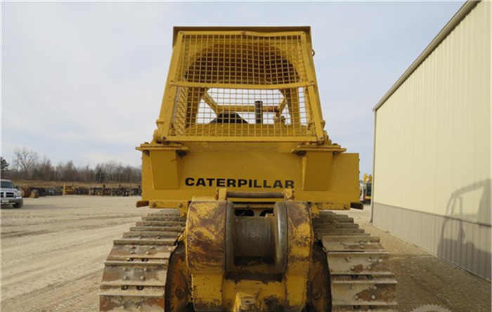 Used CAT D7 D7G Bulldozer with Winch /Caterpillar Bulldozer with Winch CAT D7G D7H D7R Dozer for Sale - Bulldozer: picture 3 Used CAT D7 D7G Bulldozer with Winch /Caterpillar Bulldozer with Winch CAT D7G D7H D7R Dozer for Sale - Bulldozer: picture 3