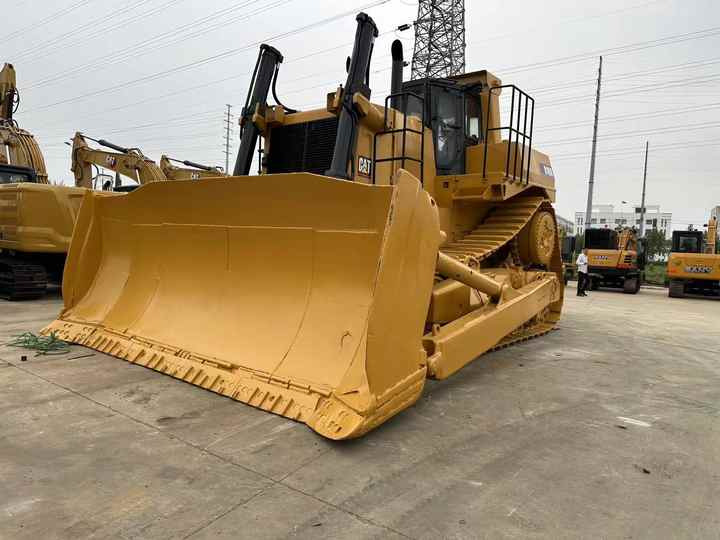 Used Caterpillar D10R Large Crawler Bulldozer Superior Performance Running Working Condition CAT D10R Bulldozer Hot Sale - Bulldozer: picture 3 Used Caterpillar D10R Large Crawler Bulldozer Superior Performance Running Working Condition CAT D10R Bulldozer Hot Sale - Bulldozer: picture 3