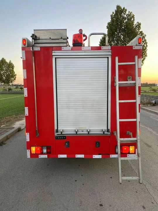Used Heavy Construction Equipment Rescue Vehicle Second Hand Rescue Vehicle Used Machine Hot Sale - Fire truck: picture 4 Used Heavy Construction Equipment Rescue Vehicle Second Hand Rescue Vehicle Used Machine Hot Sale - Fire truck: picture 4