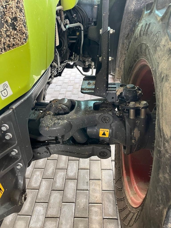 Claas Arion 440  - Farm tractor: picture 5 Claas Arion 440  - Farm tractor: picture 5