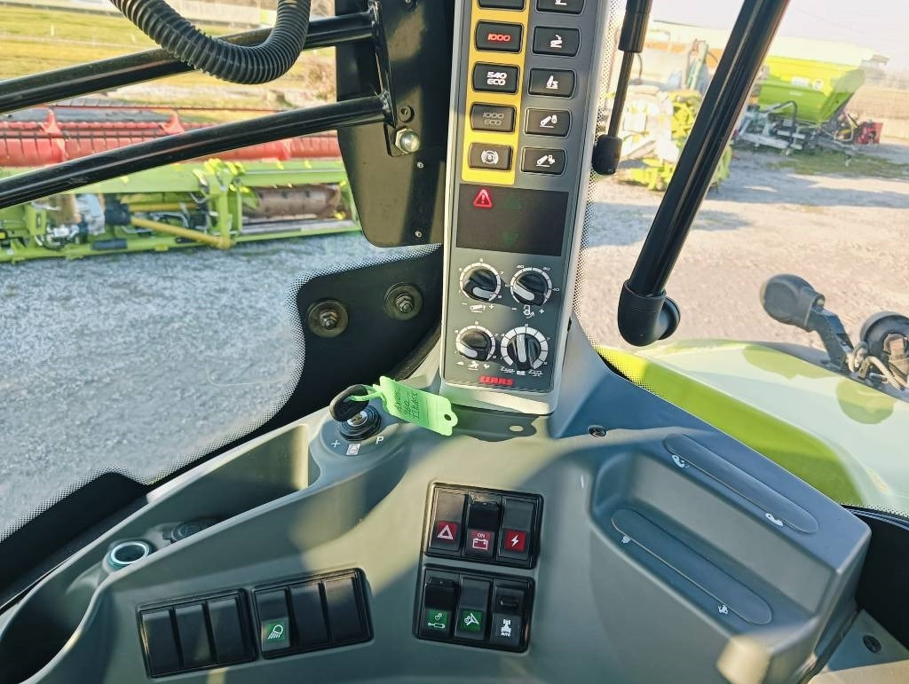 Farm tractor Claas Axion 960 Terra Trac: picture 6