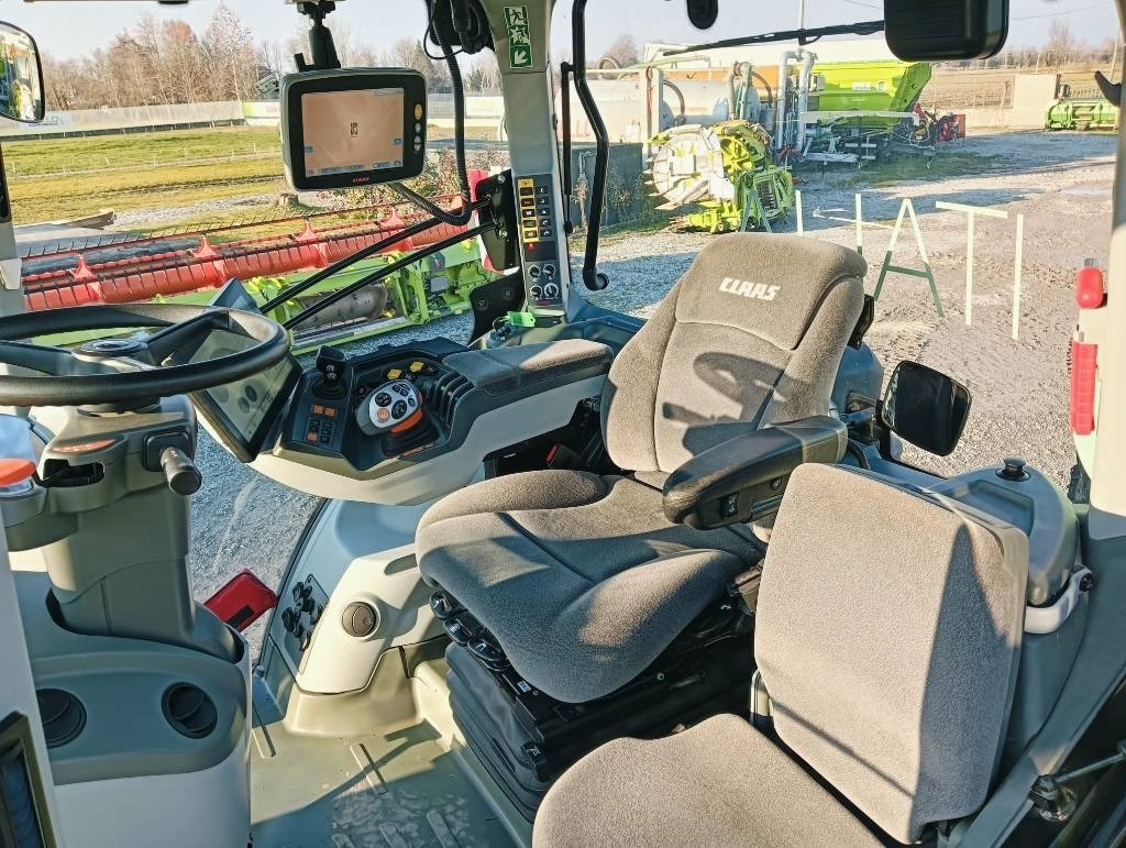 Farm tractor Claas Axion 960 Terra Trac: picture 11