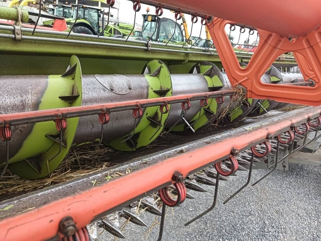 Claas C 750 - Harvester attachment: picture 2 Claas C 750 - Harvester attachment: picture 2