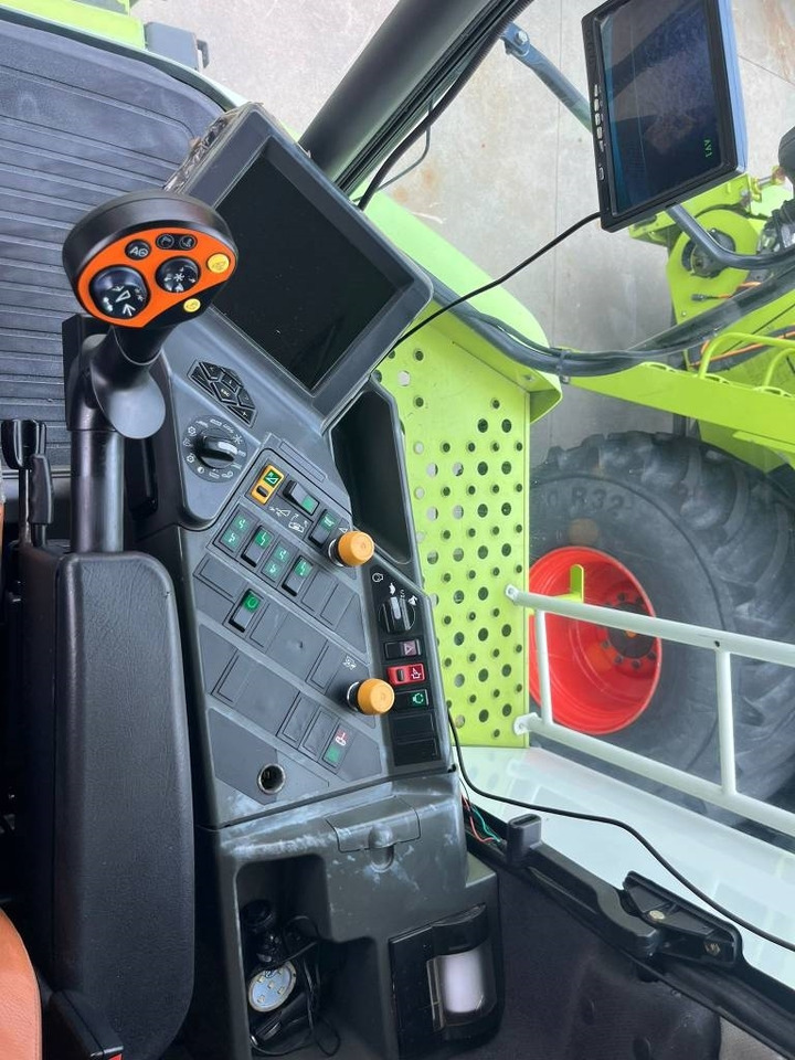 Claas Lexion 560 TT - Combine harvester: picture 2 Claas Lexion 560 TT - Combine harvester: picture 2