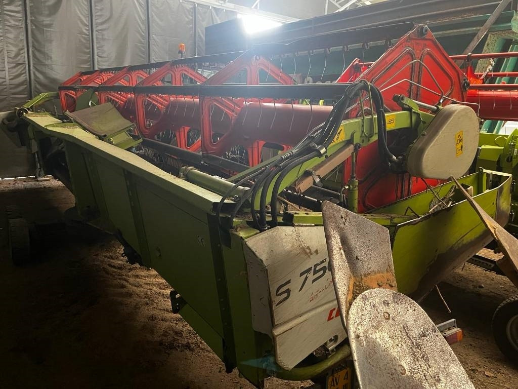 Claas S 750  - Harvester attachment: picture 1 Claas S 750  - Harvester attachment: picture 1