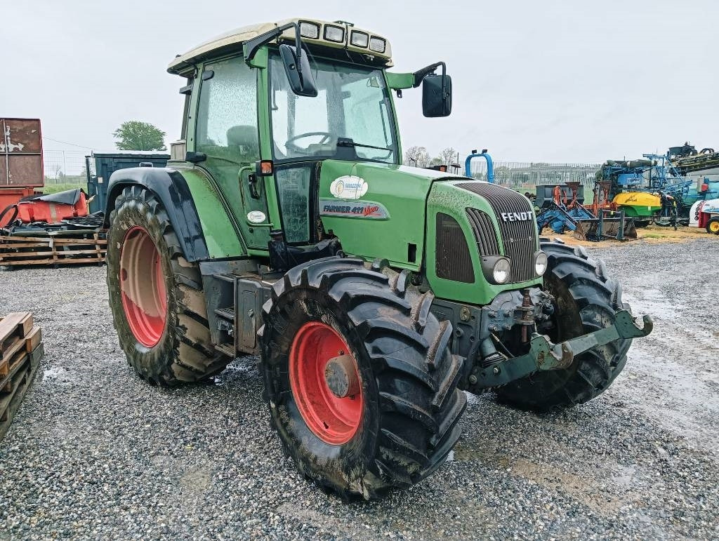Fendt Farmer 411 Vario - Farm tractor: picture 1 Fendt Farmer 411 Vario - Farm tractor: picture 1