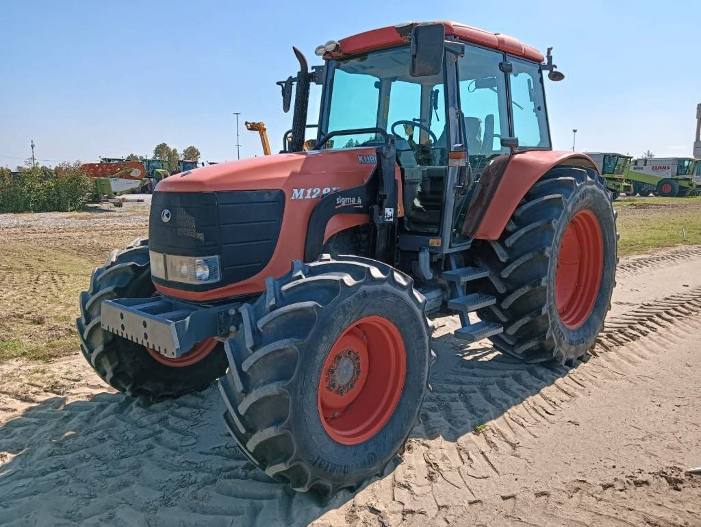 Kubota M 128 X - Farm tractor: picture 3 Kubota M 128 X - Farm tractor: picture 3