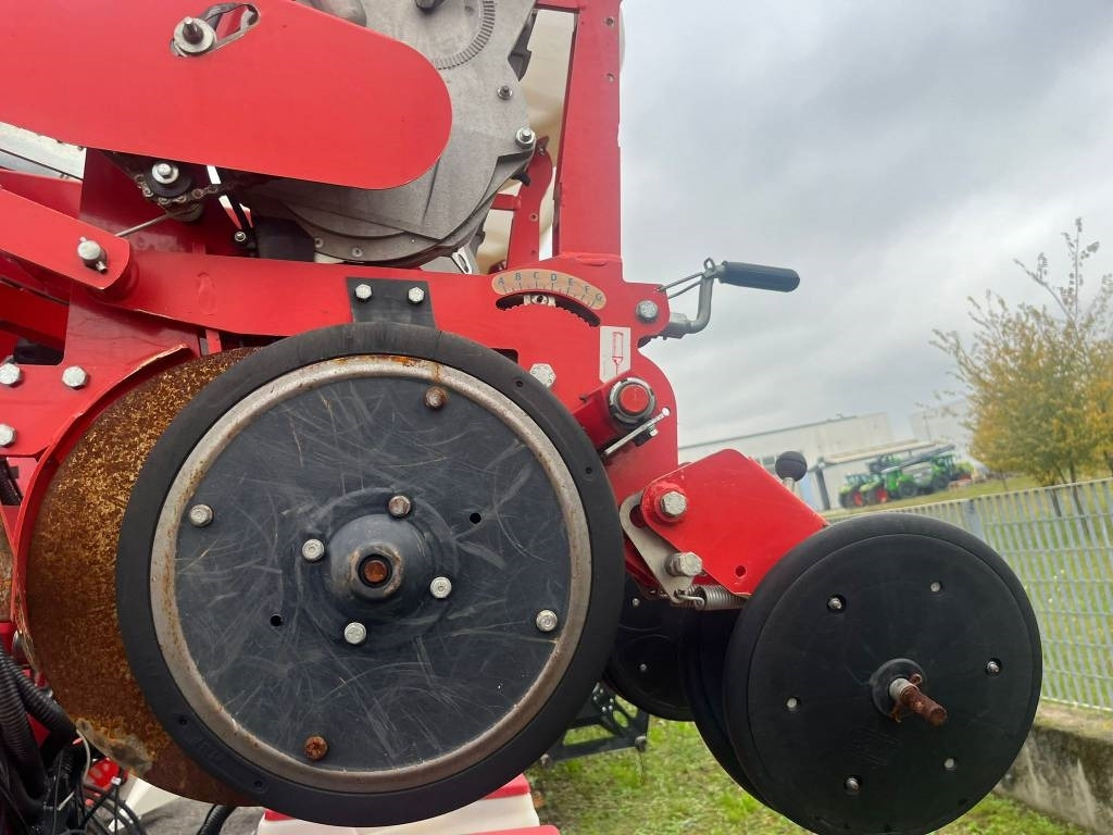 Mascar M 12 - Precision sowing machine: picture 4 Mascar M 12 - Precision sowing machine: picture 4